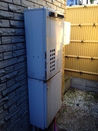 給湯器 RUFH-E2402AW2-1(A) 施工前