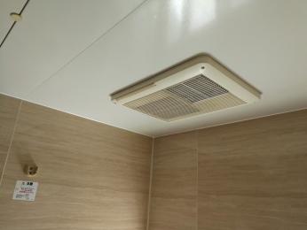 浴室暖房乾燥機 BS-161H-CX 施工前