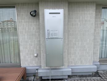 給湯器 RUFH-UE2407AW2-3(A)	V-141BZ	V-141BZ	V-141BZ 施工後