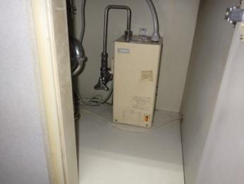 小型電気温水器 REAS01AA 施工前