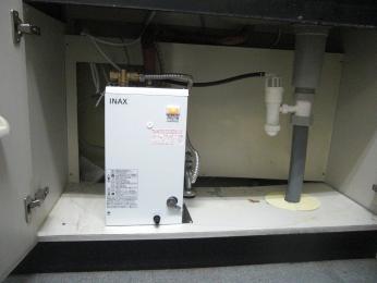 小型電気温水器 EHPN-F12N1 施工後