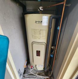 電気温水器 SRG-305G 施工前