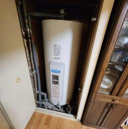 電気温水器 SRG-375G 施工前