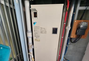 エコキュート EQN37YFV 施工前