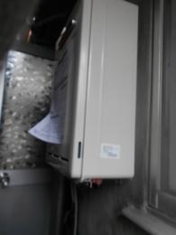 施工中 RUX-A1611W-E