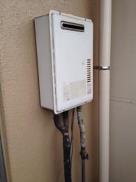 給湯器 RUX-E1610W 施工前