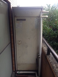 電気温水器 SRG-305CM 施工前