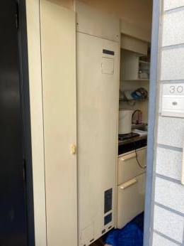 電気温水器 SRG-151E-R 施工前