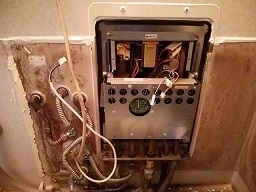 給湯器 RUX-HV161-E 施工前