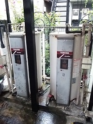 電気温水器 SRG-201C-B 施工前