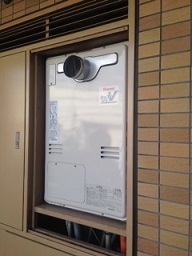 給湯器 RUFH-V2403SAT2-3(B) 施工後