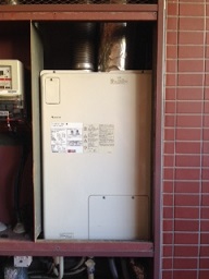 給湯器 RUFH-V2403SAF2-3(B) 施工前