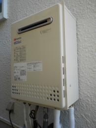 給湯器 GT-C2452AWX BL 施工後