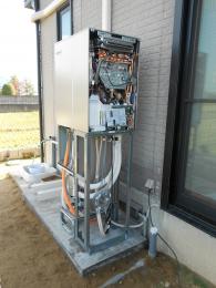 施工中 RHBF-R245AW(E)(シングルハイブリッド・100Lタイプ・一般地)