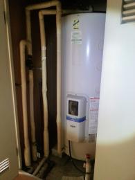 電気温水器 SN4-3711 施工前