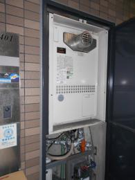 給湯器 RUFH-V2403AT(B) 施工前