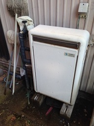 給湯器 RUF-A1610SAG(A)(リモコンセット) 施工前