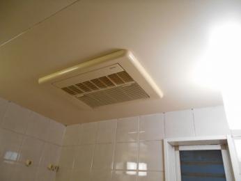 浴室暖房乾燥機 BDV-4104AUNC-BL 施工前